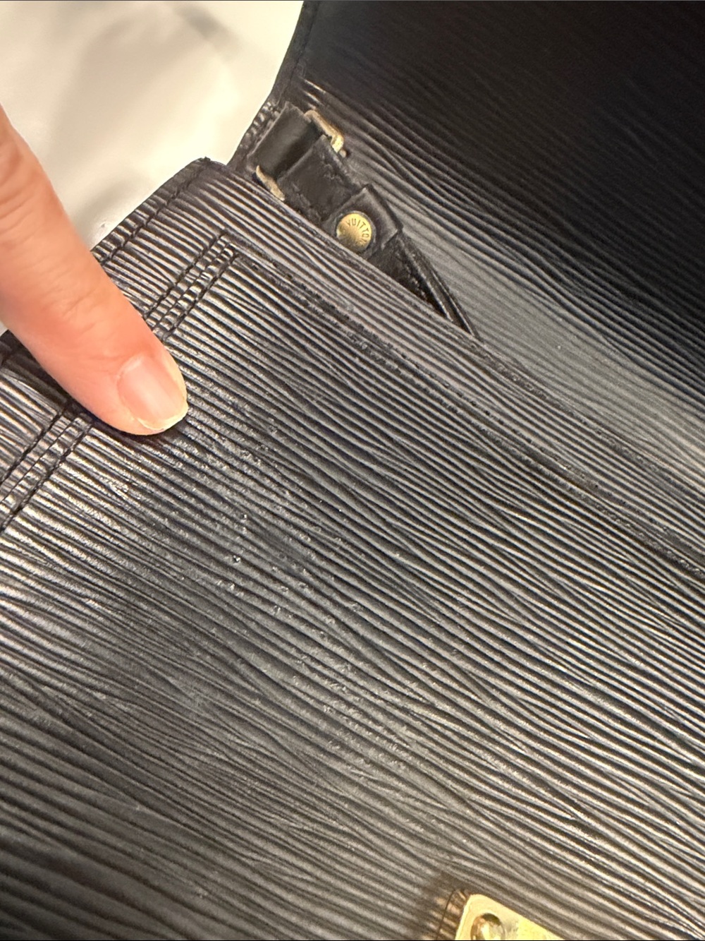 Louis Vuitton Epi clutch- Chain or Duster bag No Included!!! - Picture 15 of 17